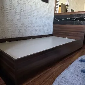 Кровати б/у