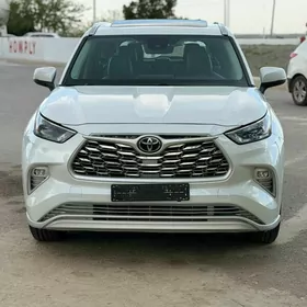 Toyota Highlander 2022