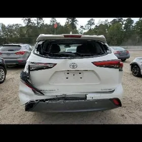 Toyota Highlander 2020