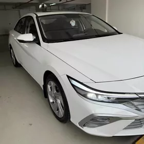 Hyundai Elantra 2025