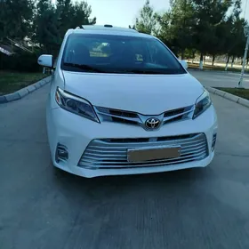 Toyota Sienna 2016