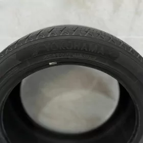 TEKER YOKOHAMA 235 45 18