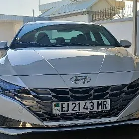 Hyundai Elantra 2022
