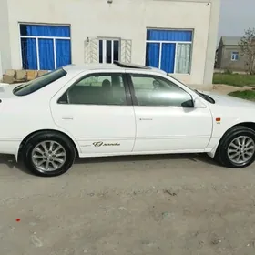 Toyota Camry 1997