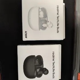 Realme Techlife Budd