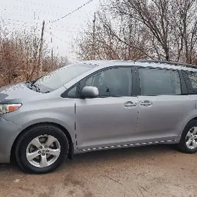 Toyota Sienna 2012