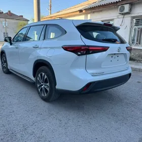 Toyota Highlander 2022
