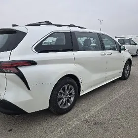 Toyota Sienna 2021