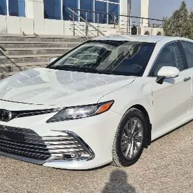 Toyota Camry 2021