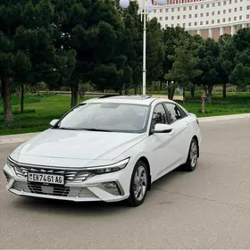 Hyundai Elantra 2025