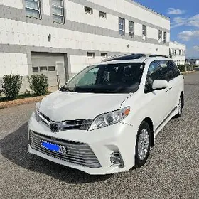 Toyota Sienna 2019