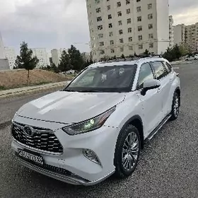 Toyota Highlander 2021