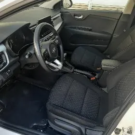 Kia Rio 2021