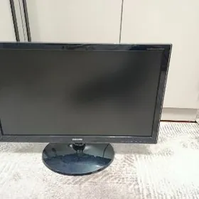 27 lik Samsung monitor