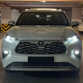 Toyota Highlander 2023