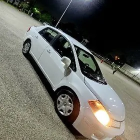 Nissan Versa 2010