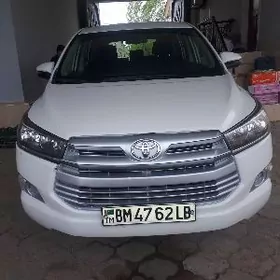 Toyota Innova 2021