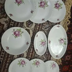 Тарелки Фарфоровый