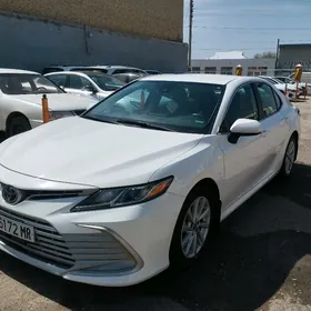Toyota Camry 2021