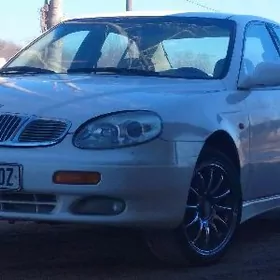 Daewoo Leganza 1998