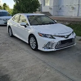 Toyota Camry 2020
