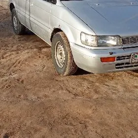 Mitsubishi Chariot 1993