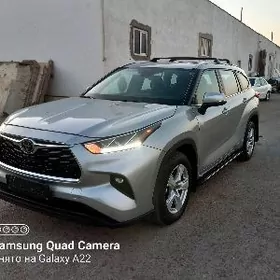 Toyota Highlander 2021