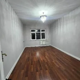 Mir 7  6 etaz 3 komnat 78m²