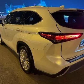 Toyota Highlander 2020