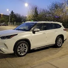 Toyota Highlander 2022
