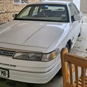 Ford Crown Victoria 1995