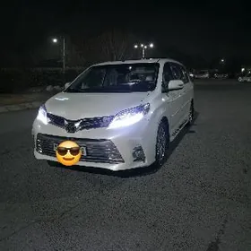 Toyota Sienna 2019