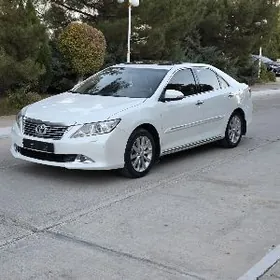 Toyota Camry 2014