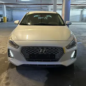 Hyundai Elantra GT 2019