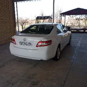 Toyota Camry 2011