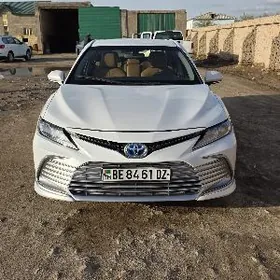 Toyota Camry 2021