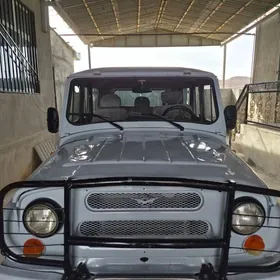 UAZ 469 2001