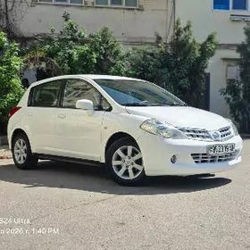Nissan Tiida 2009