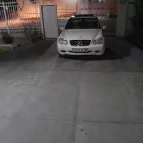 Mercedes-Benz C320 2006