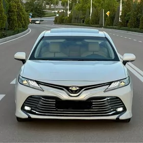 Toyota Camry 2018