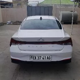 Hyundai Elantra 2021