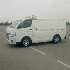 Toyota Hiace 2024
