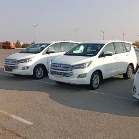 Toyota Innova 2022