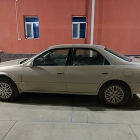 Toyota Camry 2001