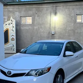 Toyota Camry 2014
