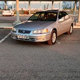 Toyota Camry 2000