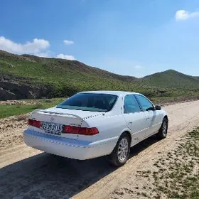 Toyota Camry 2000