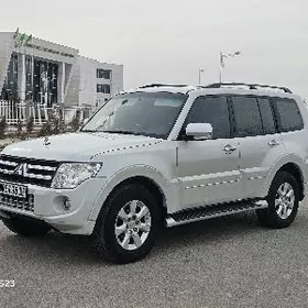 Mitsubishi Pajero 2013