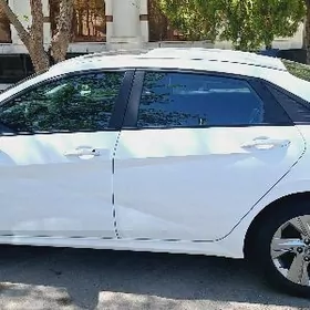 Hyundai Elantra 2022