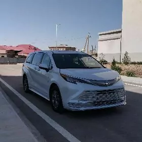 Toyota Sienna 2022